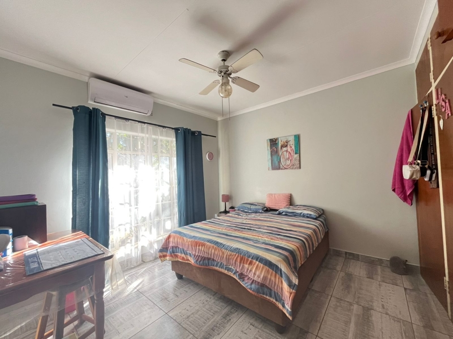 5 Bedroom Property for Sale in Protea Park North West